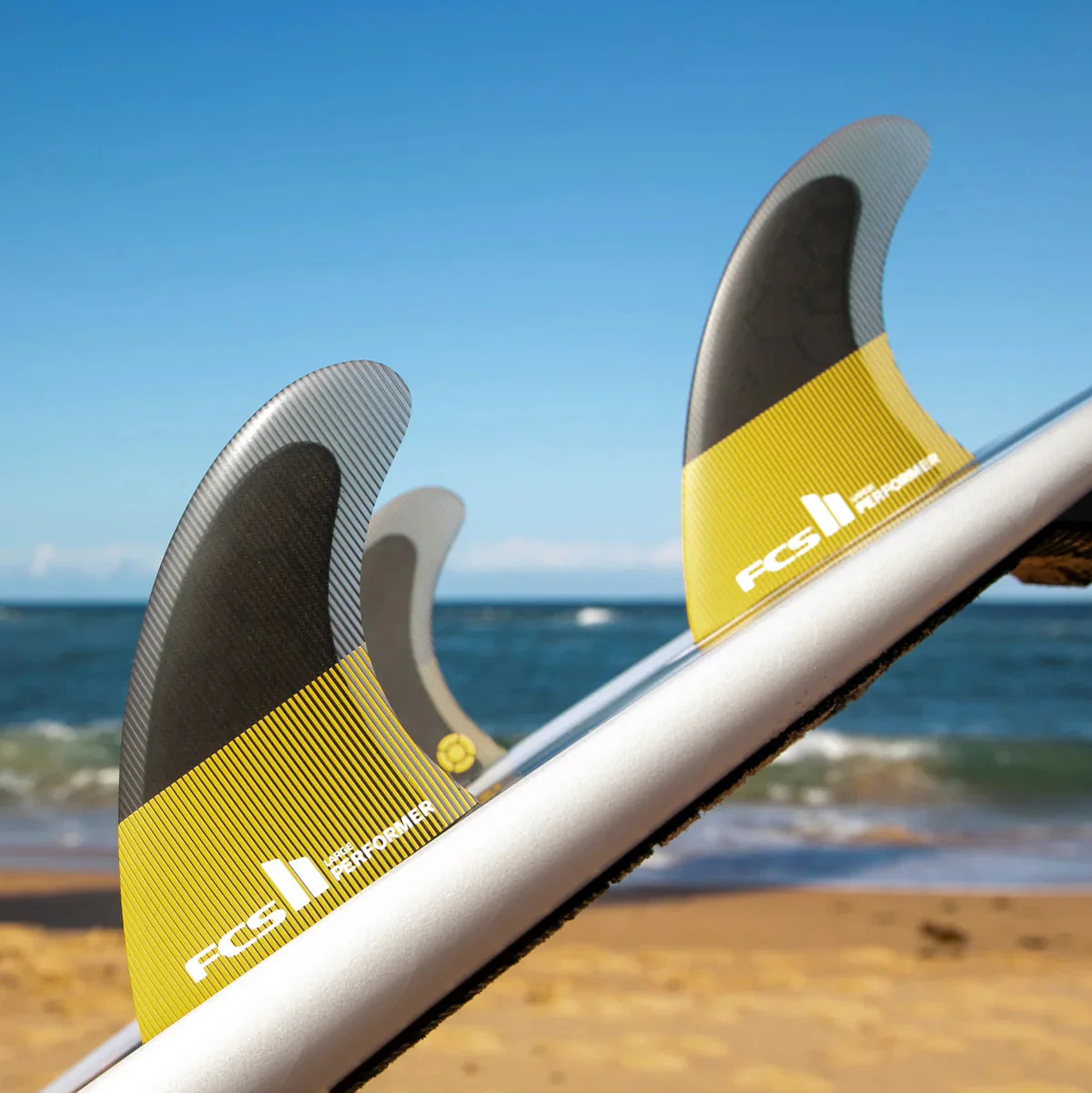 FCS II Medium Performer PC Thruster Surfboard Fins - Image 3